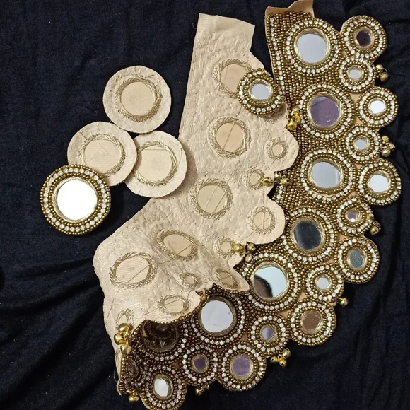 Beautiful Neck Patch - Picture 7 of 7